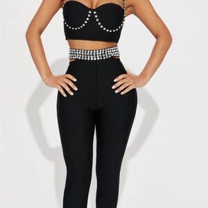 2 piece set. Brand new with tags. Size large.